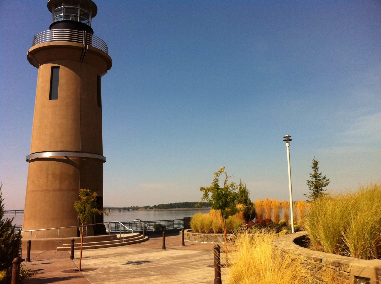 Clover Island Lighthouse and Lighthouse Plaza.