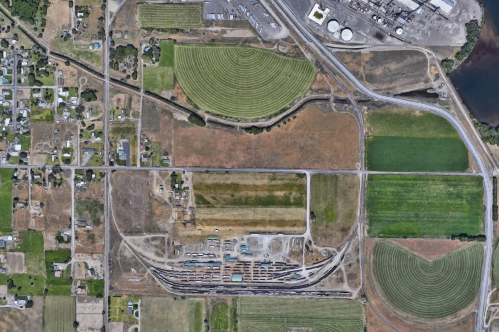 Aerial of Twin Tracks property.
